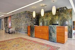 SUNDANCE SUITES HOTEL