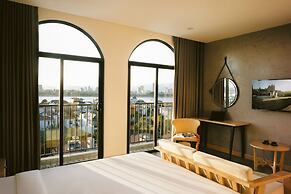 Shi House by Haviland