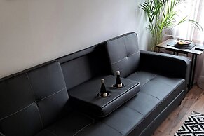 Apartment - Sleeps 4 - Pet Friendly - Parking