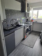 Charming 1-bed Apartment in Troon