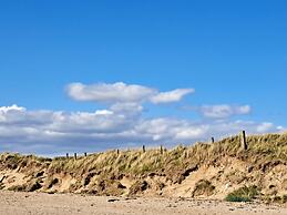 Charming 1-bed Apartment in Troon
