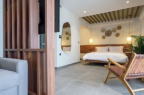 Amyntas Seafront Hotel