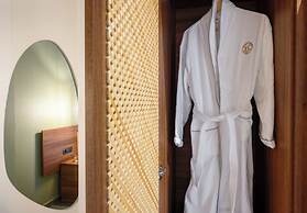 Amyntas Seafront Hotel