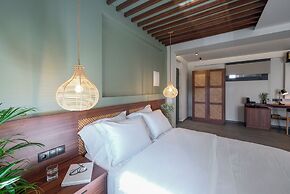 Amyntas Seafront Hotel