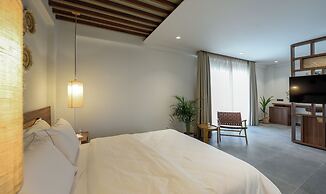 Amyntas Seafront Hotel