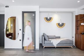 Amyntas Seafront Hotel