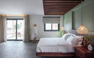 Amyntas Seafront Hotel