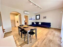 Beachside Villa With Private Garden