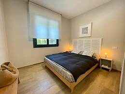 Beachside Villa With Private Garden