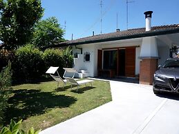 Beachside Villa With Private Garden