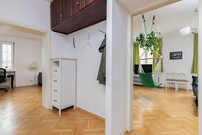 Heart of Gdansk Apartment by Renters