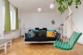Heart of Gdansk Apartment by Renters