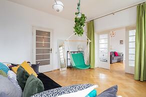 Heart of Gdansk Apartment by Renters