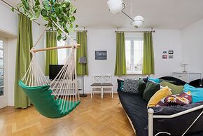 Heart of Gdansk Apartment by Renters