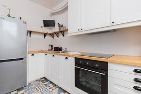 Heart of Gdansk Apartment by Renters
