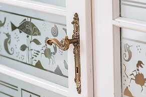 Heart of Gdansk Apartment by Renters