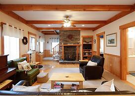 Cozy Cove Cottage Limit 6 3 Bedroom Cottage by RedAwning