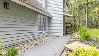 Robinson Cabin 3 Bedroom Cabin by RedAwning