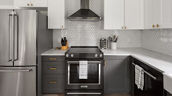 Robinson Cabin 3 Bedroom Cabin by RedAwning