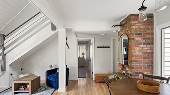 Robinson Cabin 3 Bedroom Cabin by RedAwning