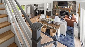 Robinson Cabin 3 Bedroom Cabin by RedAwning