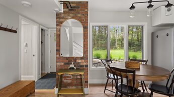 Robinson Cabin 3 Bedroom Cabin by RedAwning