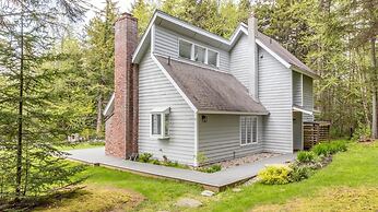 Robinson Cabin 3 Bedroom Cabin by RedAwning