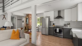 Robinson Cabin 3 Bedroom Cabin by RedAwning