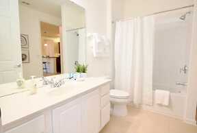 New! Vista Cay Luxury Mirage 2 Bedroom Condo by RedAwning