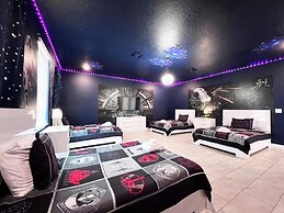8 Bed Storey Lake Resort- Huge Bedroom for Kids 8 Home by Redawning