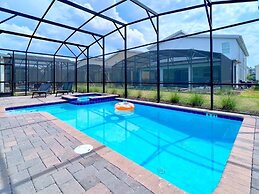 8 Bed Storey Lake Resort- Huge Bedroom for Kids 8 Home by RedAwning