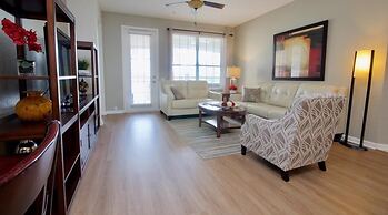 Lake View Delight 3 Bedroom Condo by RedAwning