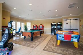 Lake View Delight 3 Bedroom Condo by RedAwning