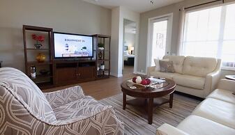 Lake View Delight 3 Bedroom Condo by RedAwning