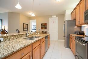 Lake View Delight 3 Bedroom Condo by RedAwning