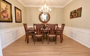 Lake View Delight 3 Bedroom Condo by RedAwning