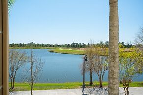 Lake View Delight 3 Bedroom Condo by RedAwning