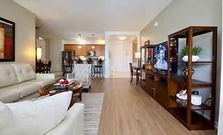 Lake View Delight 3 Bedroom Condo by RedAwning