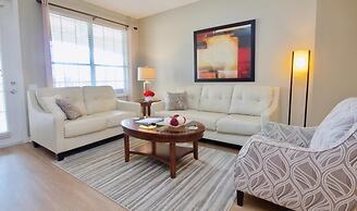 Lake View Delight 3 Bedroom Condo by RedAwning