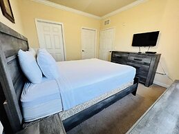 Beautiful 2 Bed Condo In Tuscana Resort 2 Bedroom Home by RedAwning