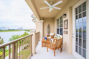 Lakeview Penthouse Elegance 3 Bedroom Condo by RedAwning