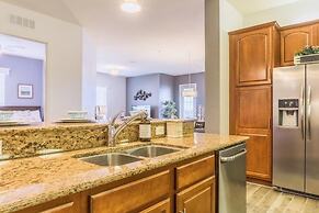 Lakeview Penthouse Elegance 3 Bedroom Condo by RedAwning