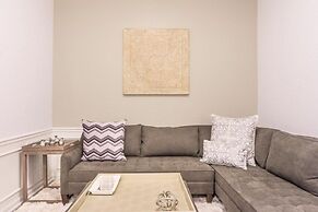 Lakeview Penthouse Elegance 3 Bedroom Condo by RedAwning