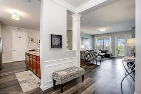 Lake View Nirvana 3 Bedroom Condo by RedAwning