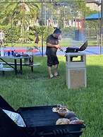 Lake View Nirvana 3 Bedroom Condo by RedAwning