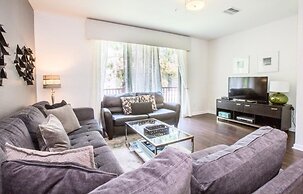 Vista Cay Casa Bonita 3 Bedroom Townhouse by RedAwning