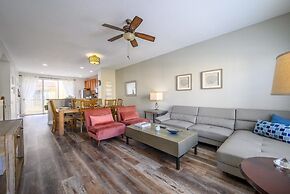 Vista Cay Casa Bella 3 Bedroom Townhouse by RedAwning