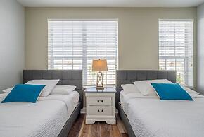 Vista Cay Casa Bella 3 Bedroom Townhouse by RedAwning