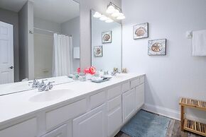 Vista Cay Casa Bella 3 Bedroom Townhouse by RedAwning