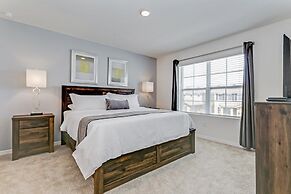 Amazing 7 Bedroom Solterra New Resort Home 7 Villa by RedAwning